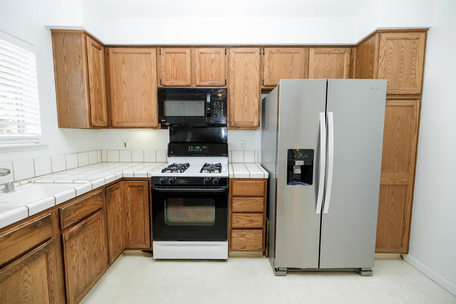 6036 Deep River Ct, Riverbank, CA 95367