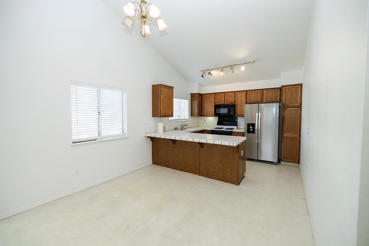 6036 Deep River Ct, Riverbank, CA 95367
