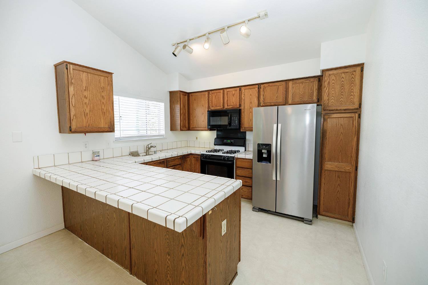 6036 Deep River Ct, Riverbank, CA 95367