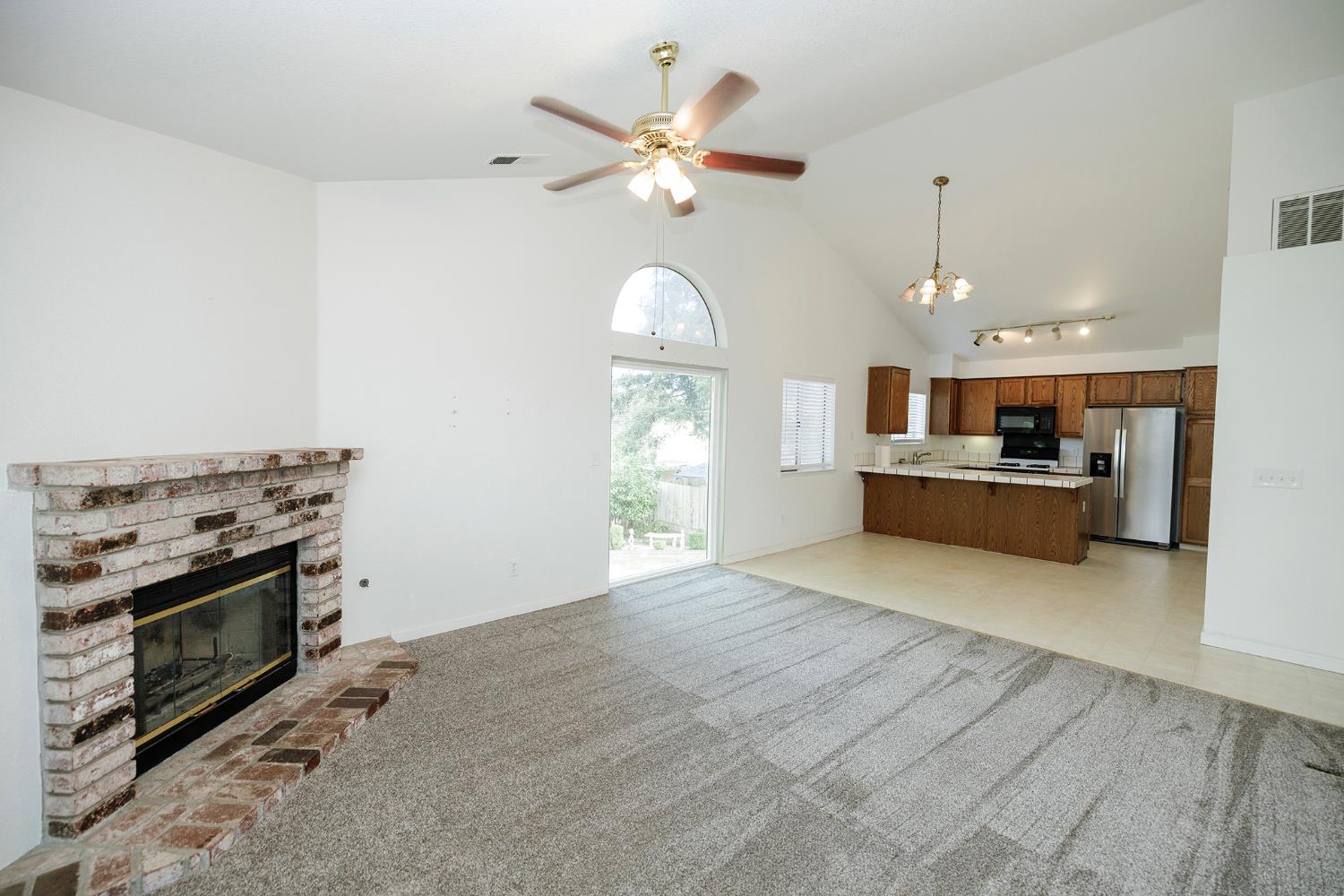 6036 Deep River Ct, Riverbank, CA 95367