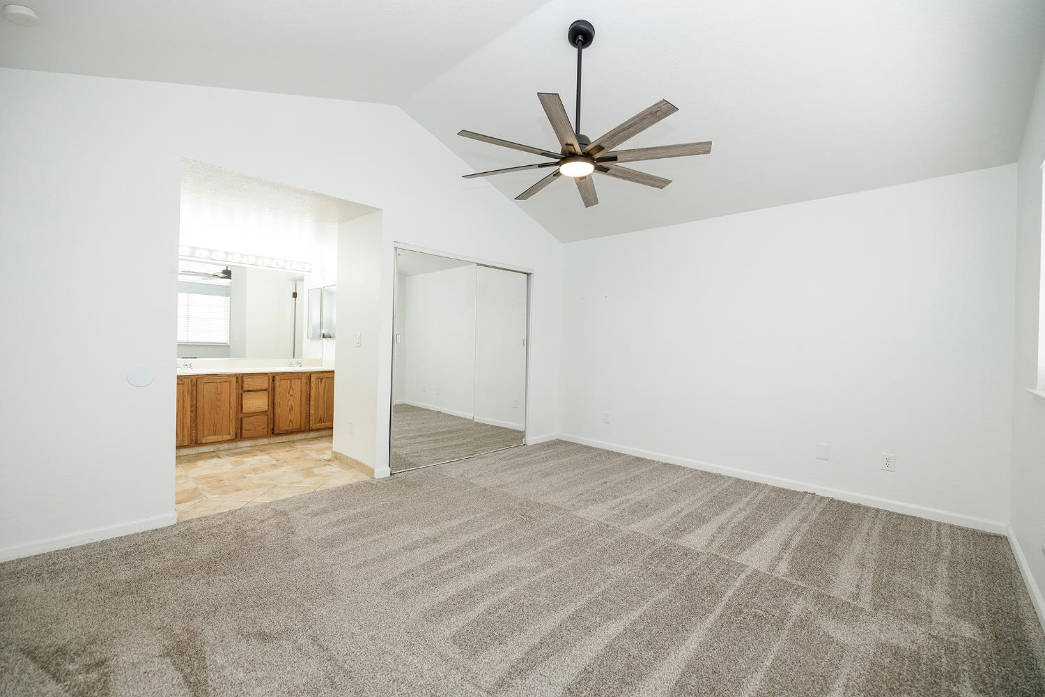 6036 Deep River Ct, Riverbank, CA 95367