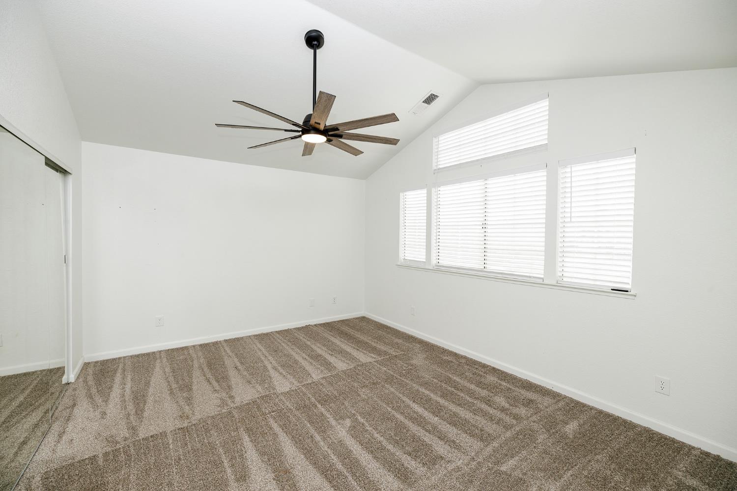 6036 Deep River Ct, Riverbank, CA 95367