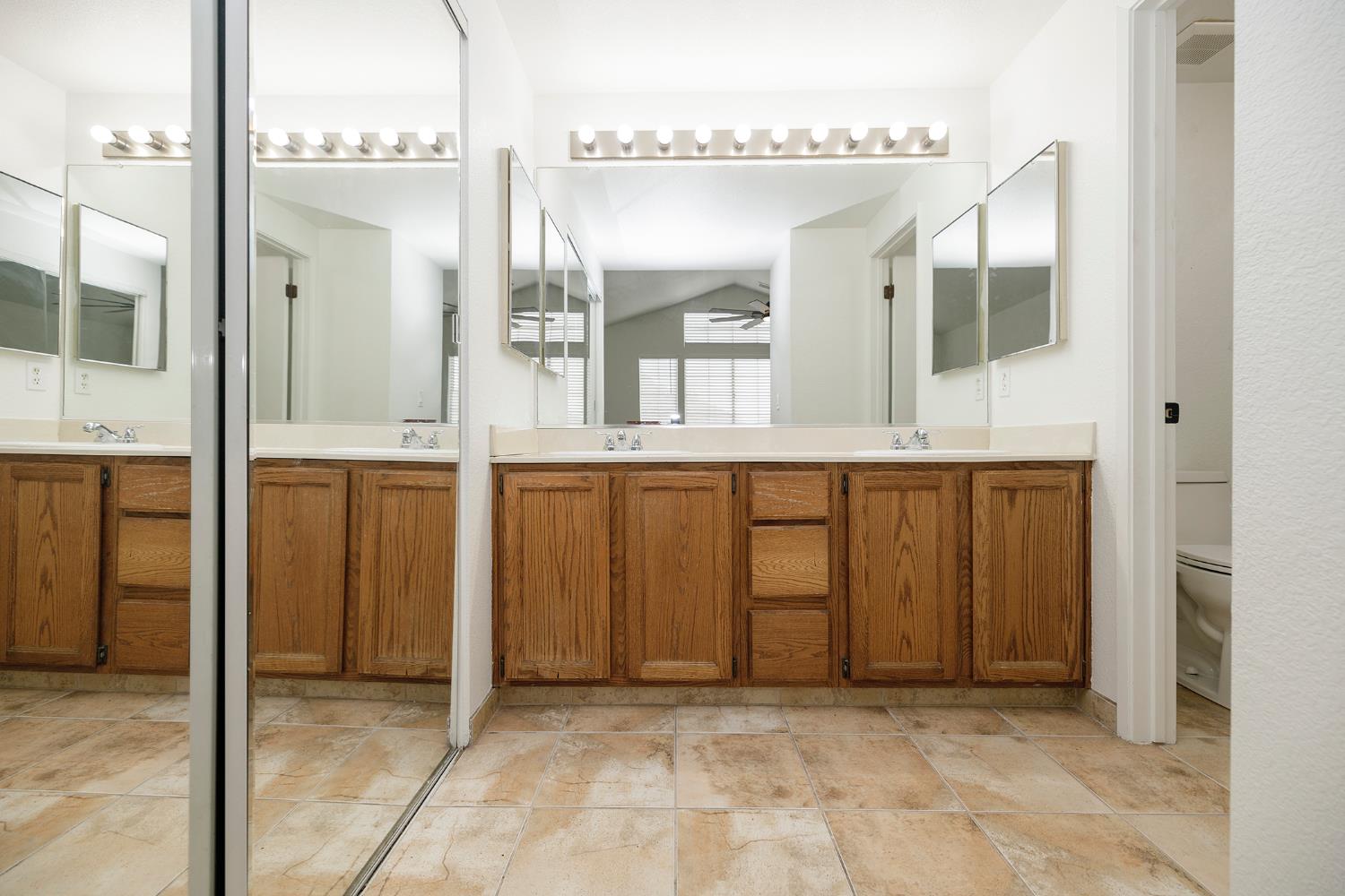6036 Deep River Ct, Riverbank, CA 95367