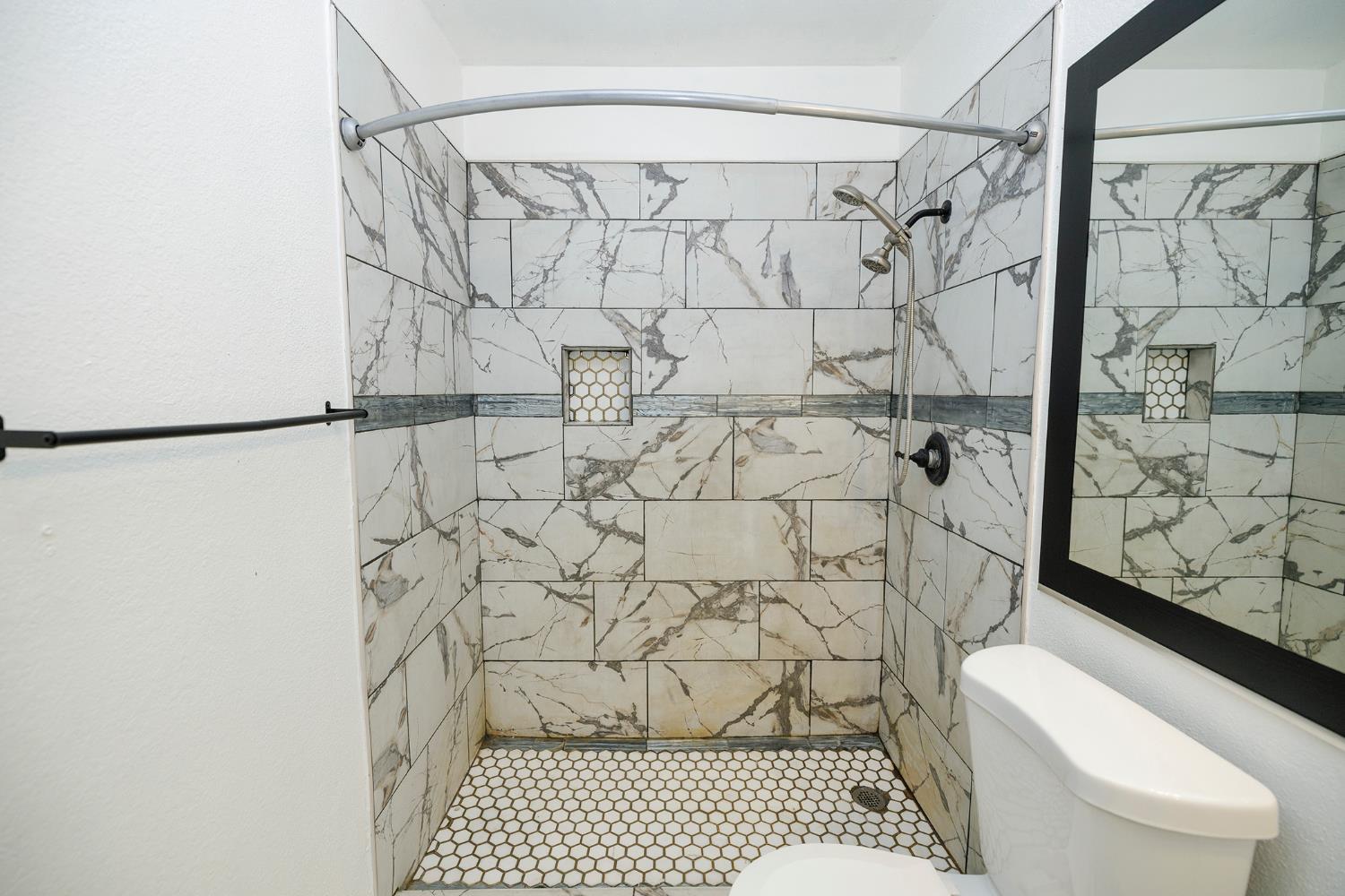 6036 Deep River Ct, Riverbank, CA 95367