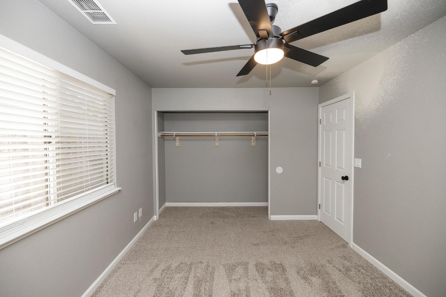 6036 Deep River Ct, Riverbank, CA 95367