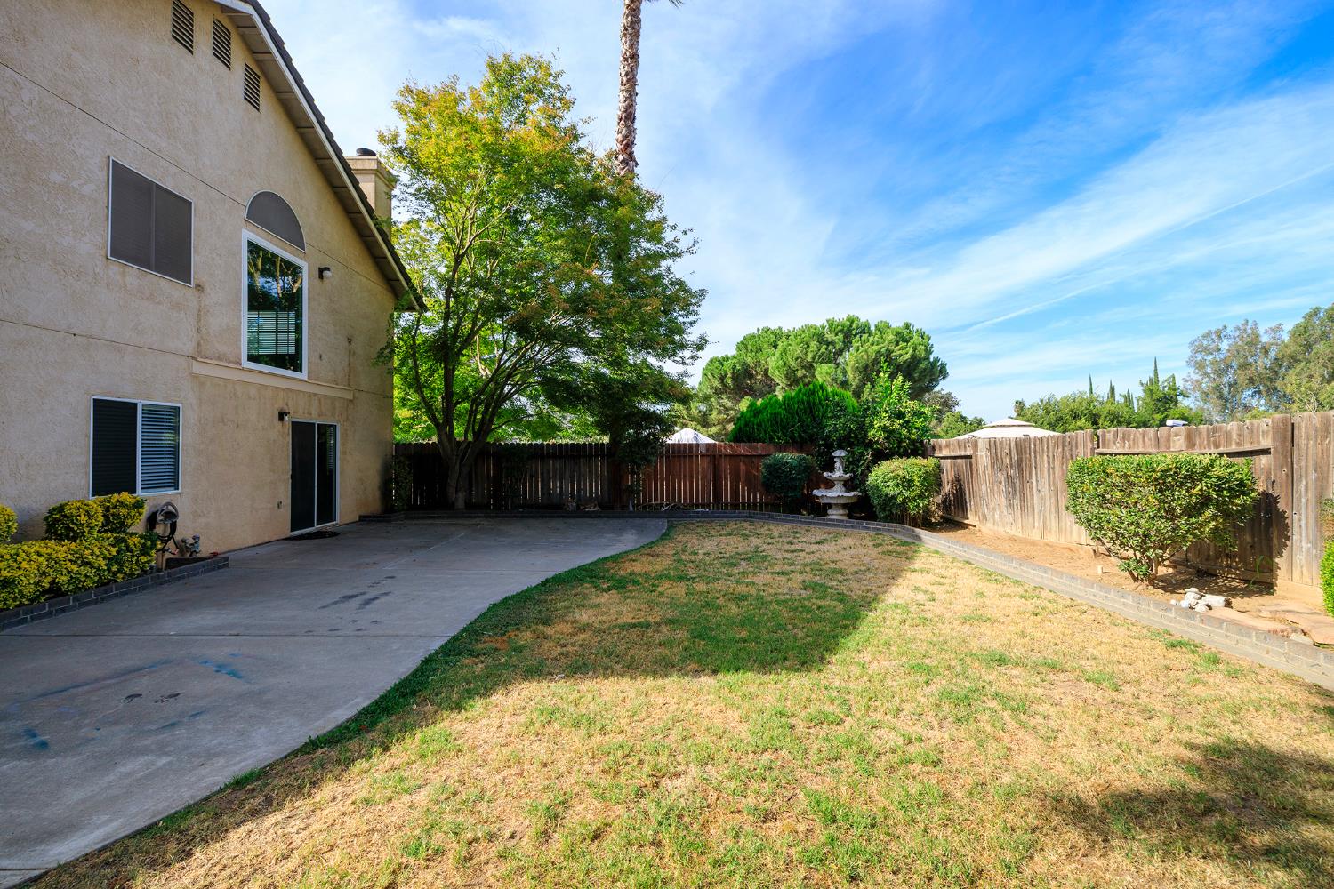 6036 Deep River Ct, Riverbank, CA 95367