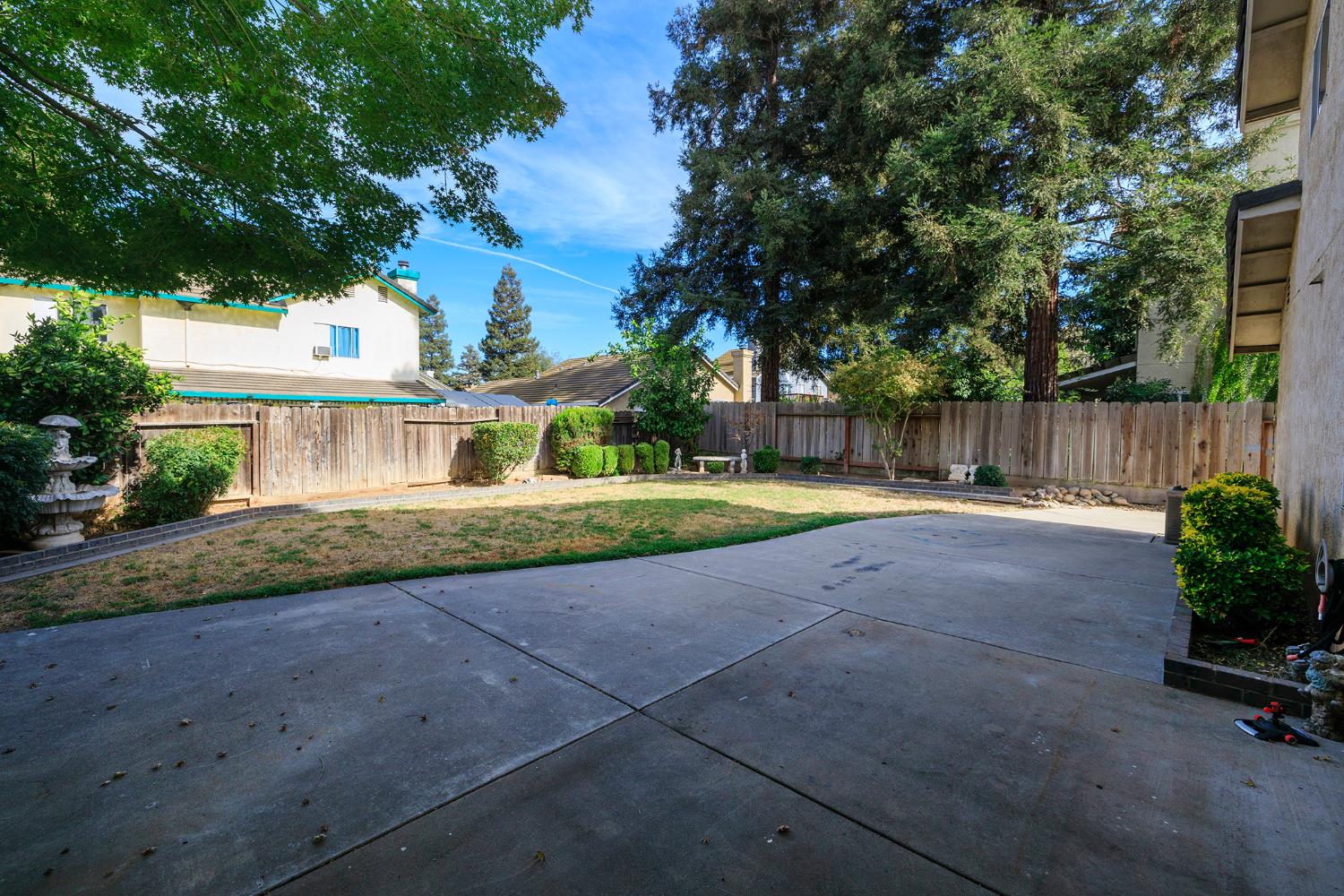 6036 Deep River Ct, Riverbank, CA 95367