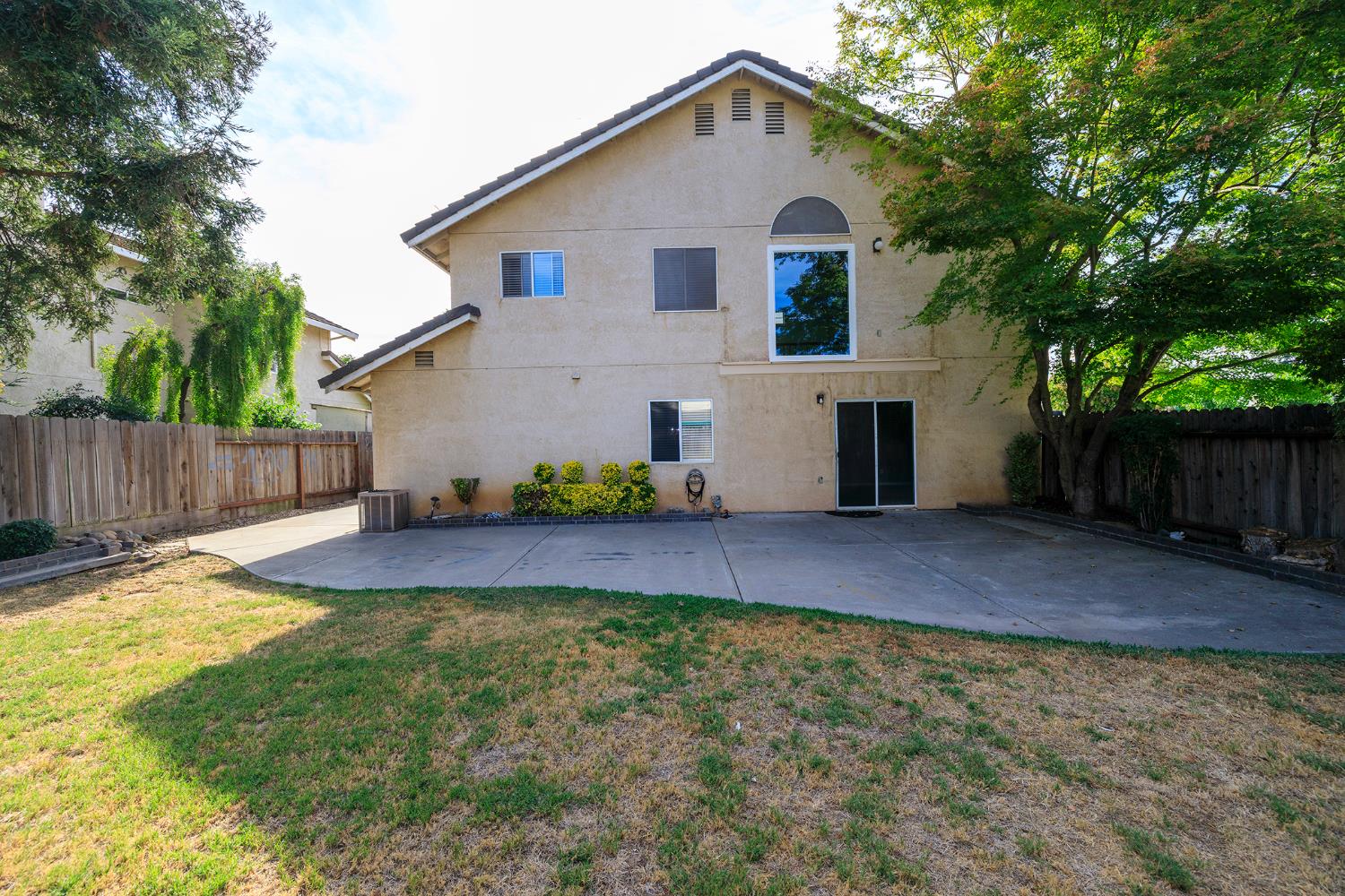 6036 Deep River Ct, Riverbank, CA 95367