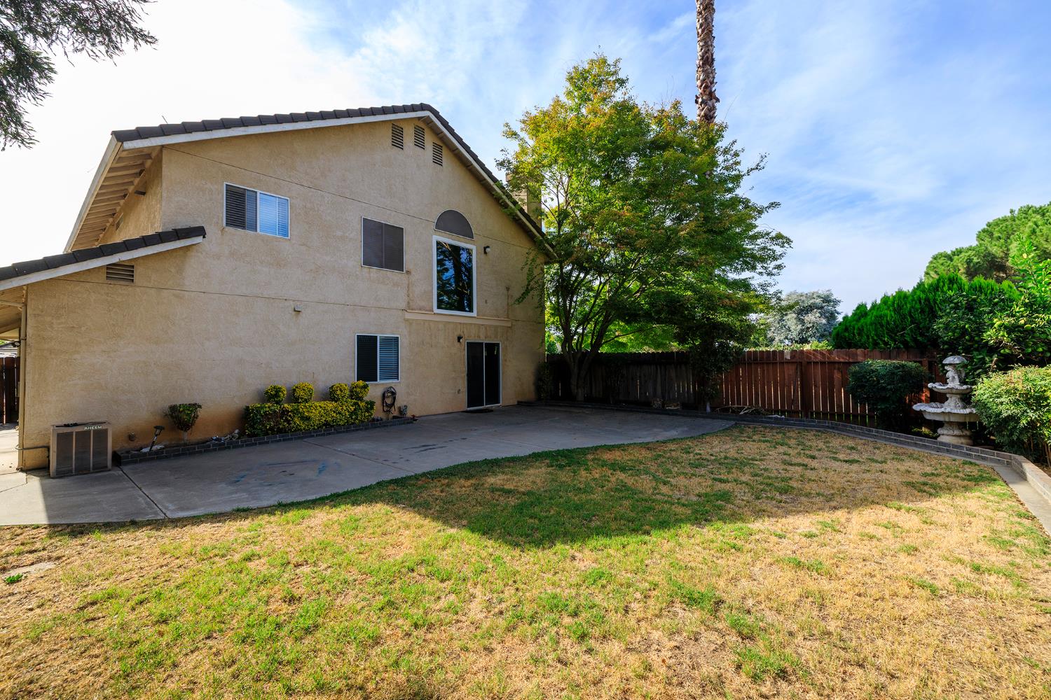 6036 Deep River Ct, Riverbank, CA 95367