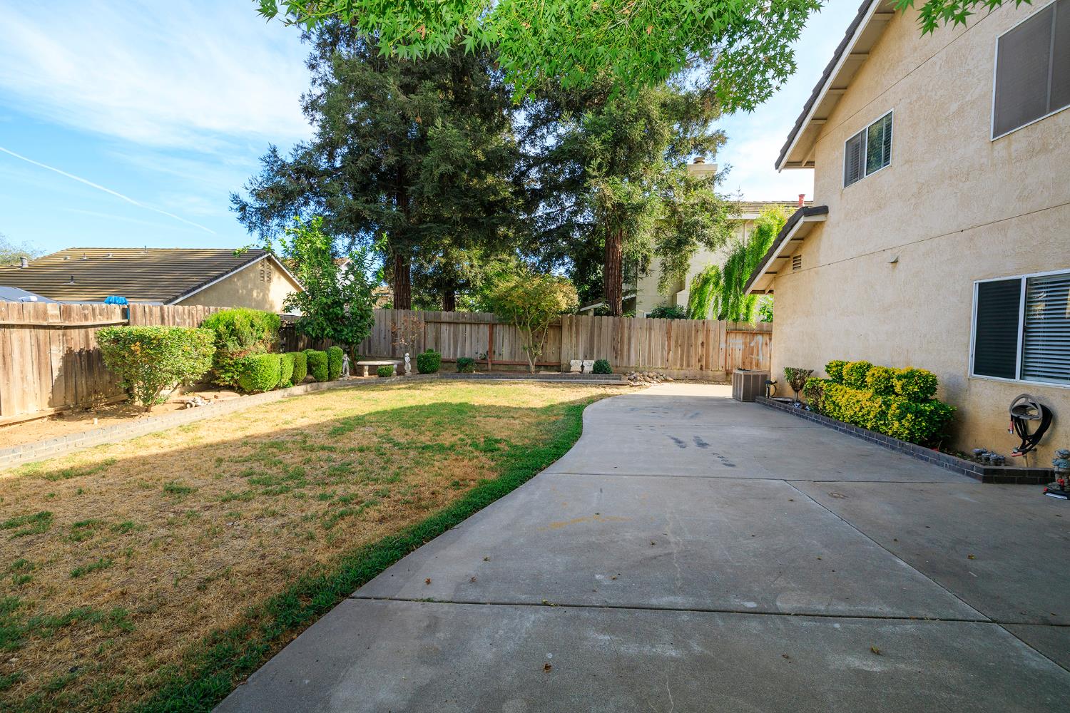 6036 Deep River Ct, Riverbank, CA 95367
