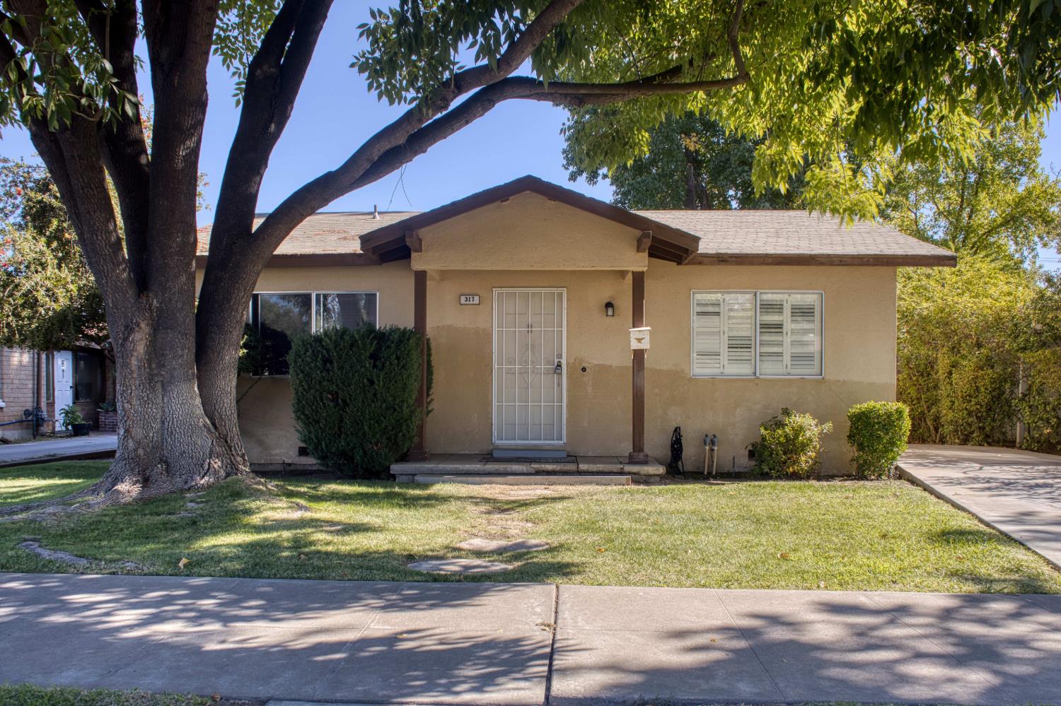 317 S K St, Madera, CA 93637