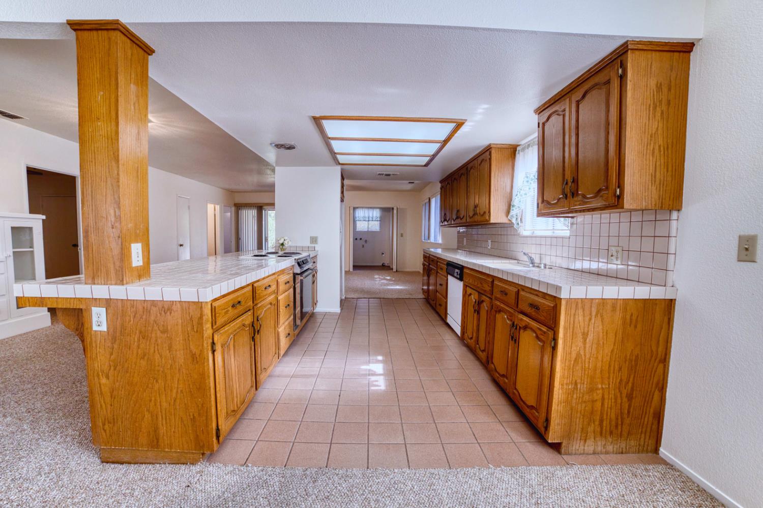 317 S K St, Madera, CA 93637