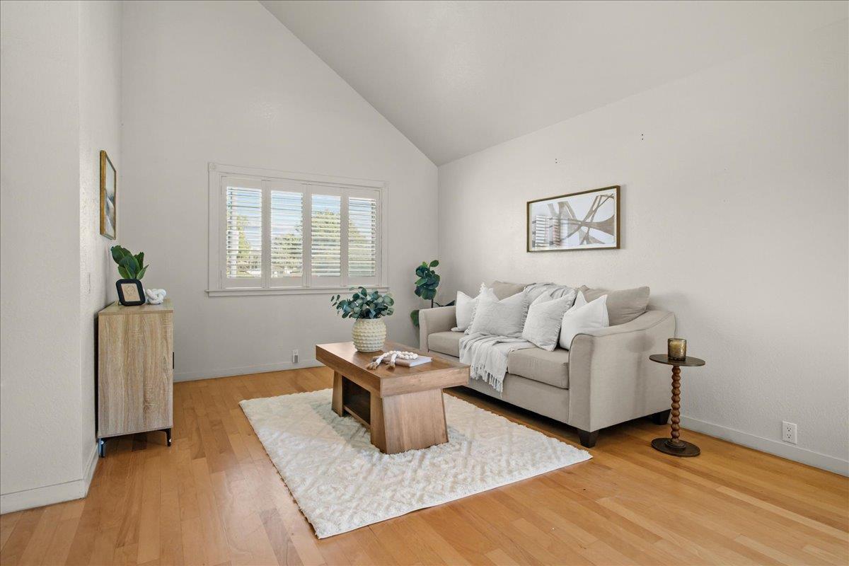 400 Rosebay Ln, Modesto, CA 95356
