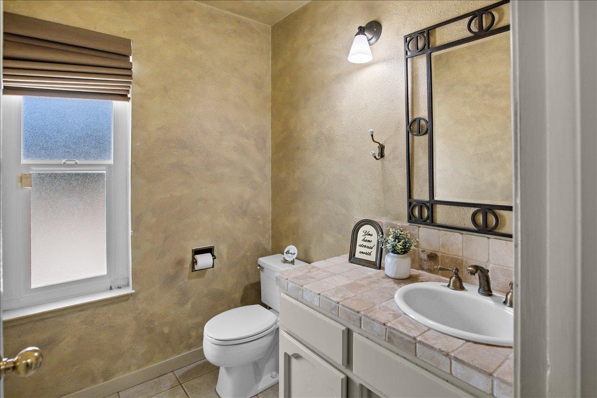 400 Rosebay Ln, Modesto, CA 95356