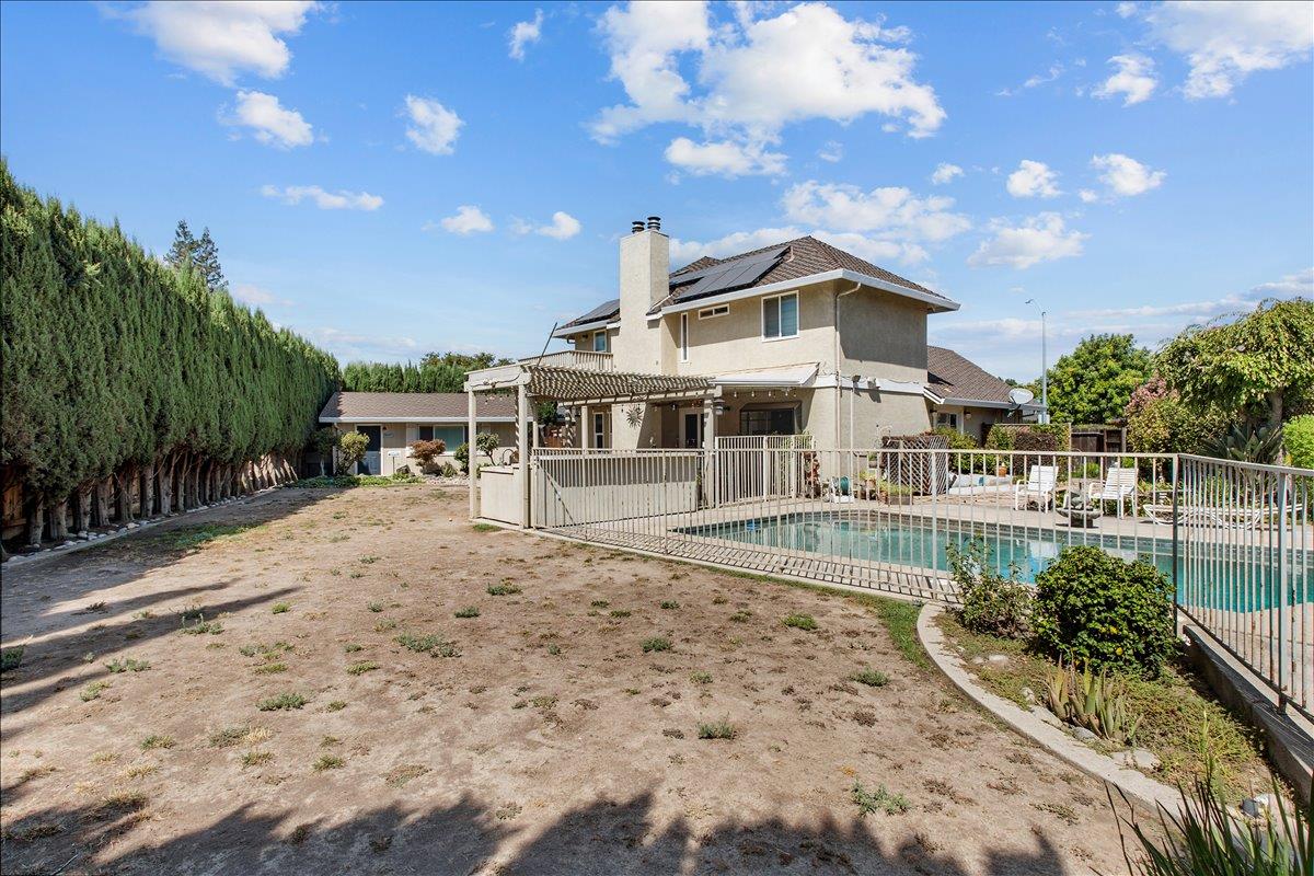 400 Rosebay Ln, Modesto, CA 95356