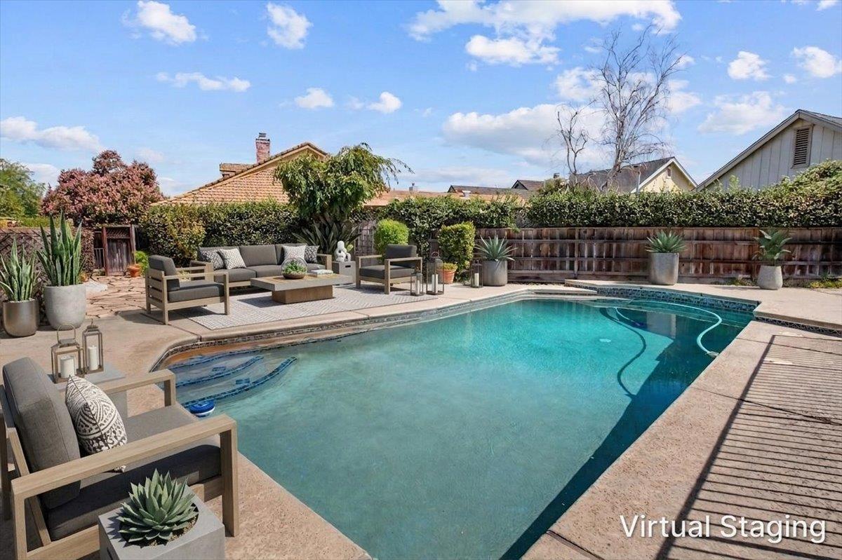 400 Rosebay Ln, Modesto, CA 95356