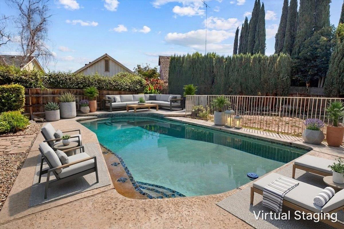 400 Rosebay Ln, Modesto, CA 95356
