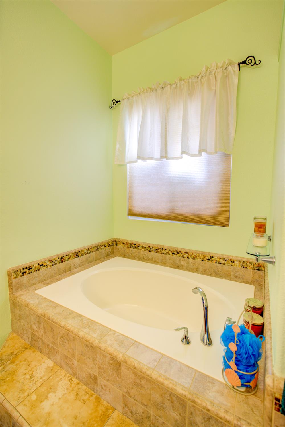 2480 Boulder Dr, Atwater, CA 95301