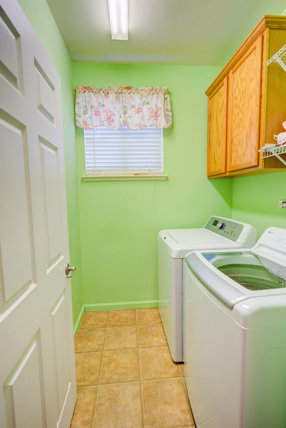 2480 Boulder Dr, Atwater, CA 95301