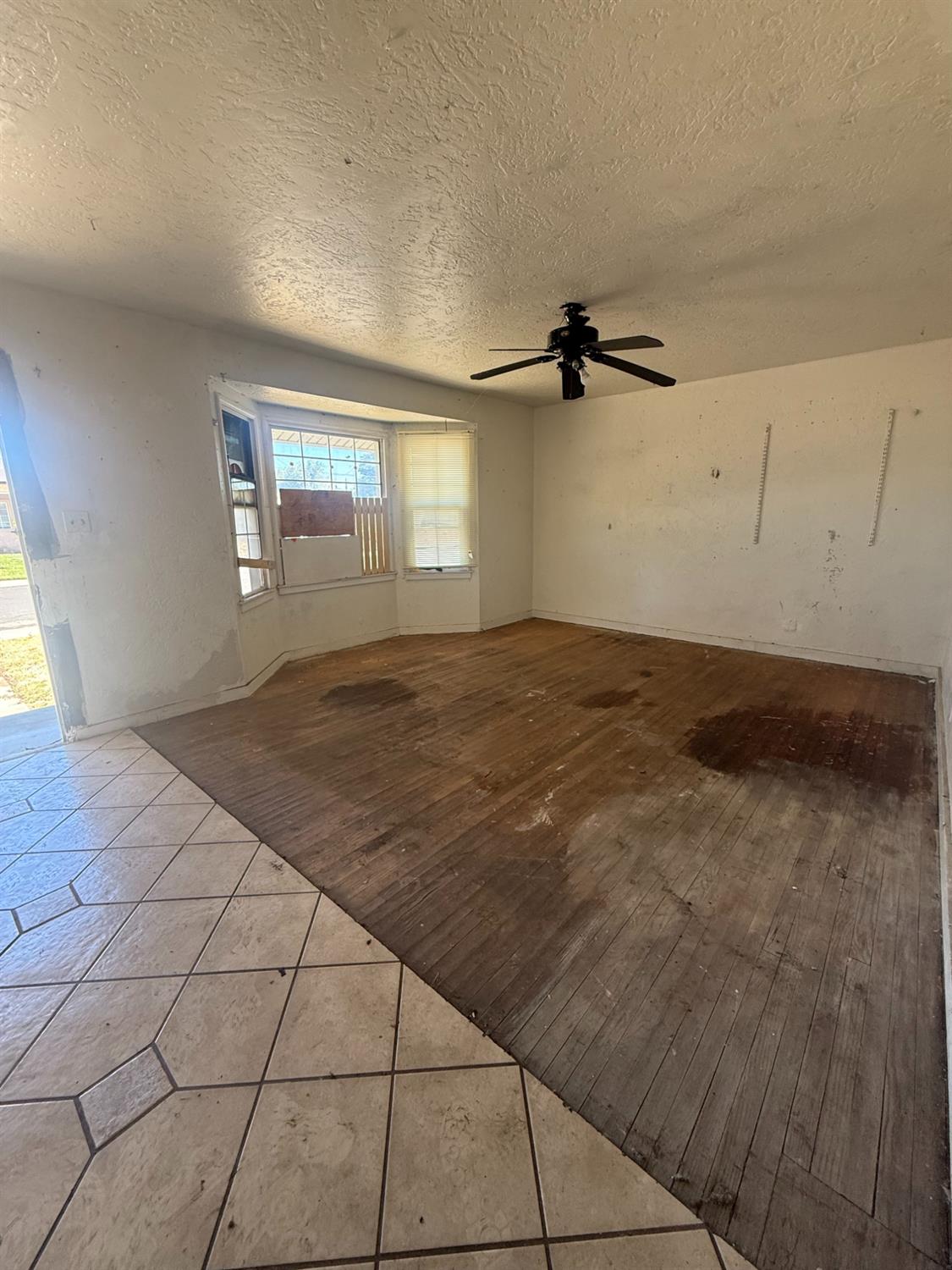 656 Pine St, Manteca, CA 95336
