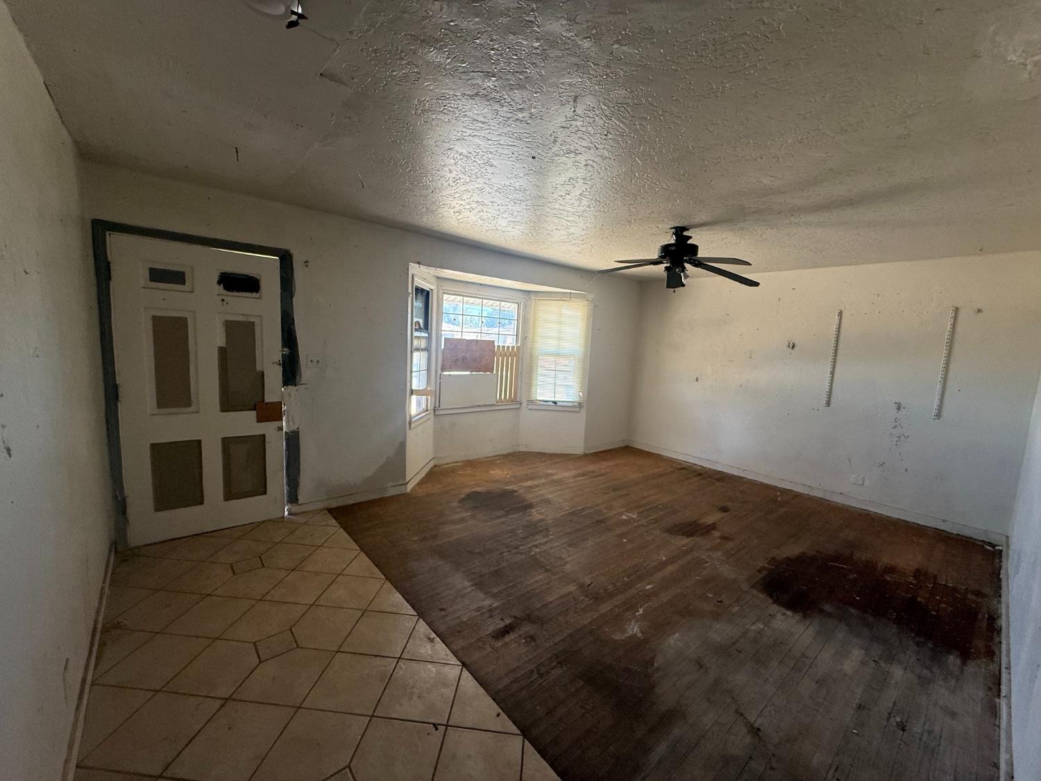 656 Pine St, Manteca, CA 95336