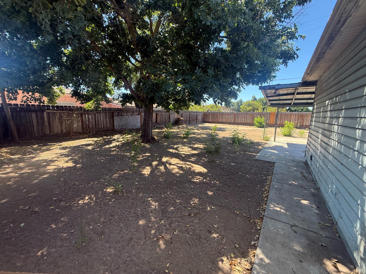656 Pine St, Manteca, CA 95336