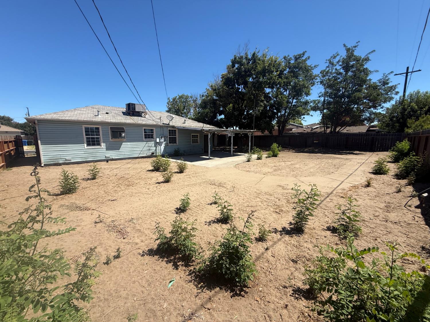 656 Pine St, Manteca, CA 95336