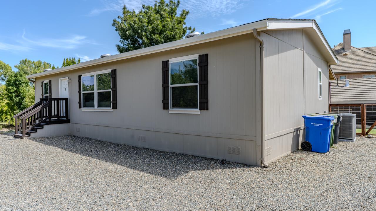 1643 River Rd, Modesto, CA 95351