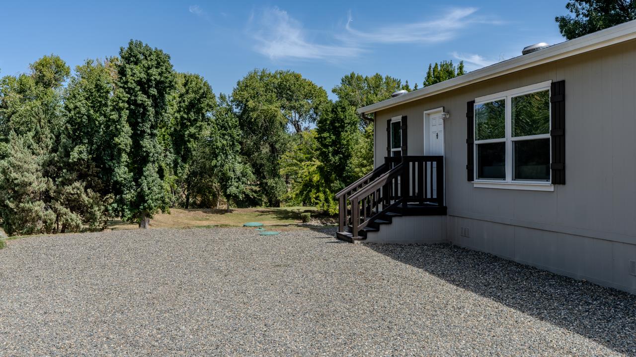 1643 River Rd, Modesto, CA 95351