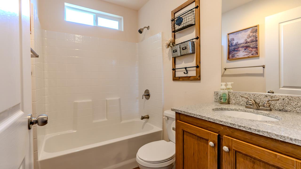 1643 River Rd, Modesto, CA 95351