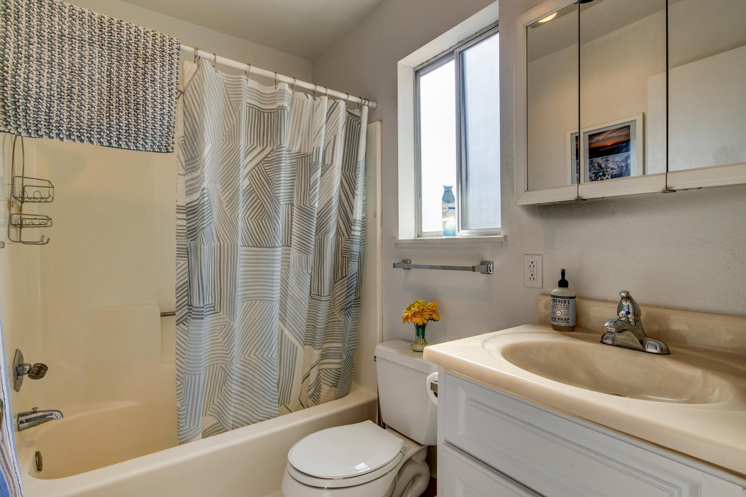 4832 Enramada Dr, La Grange, CA 95329
