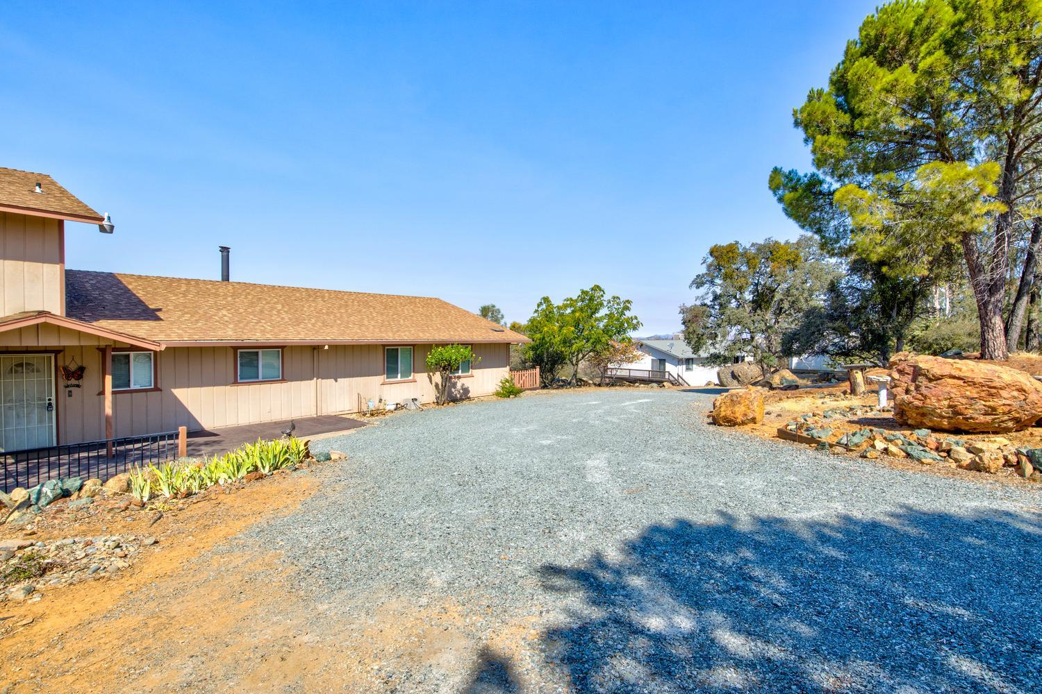 4832 Enramada Dr, La Grange, CA 95329