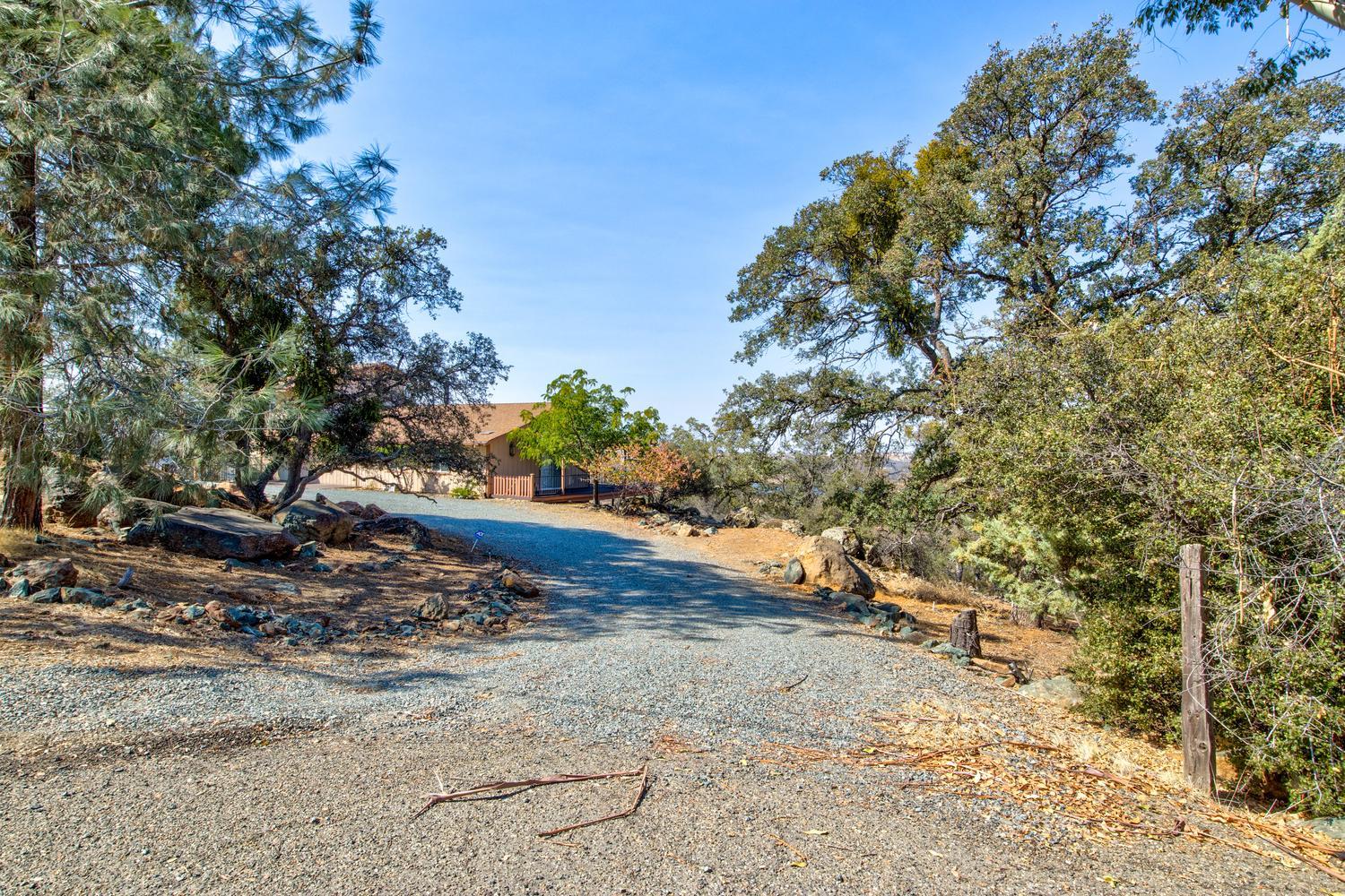 4832 Enramada Dr, La Grange, CA 95329