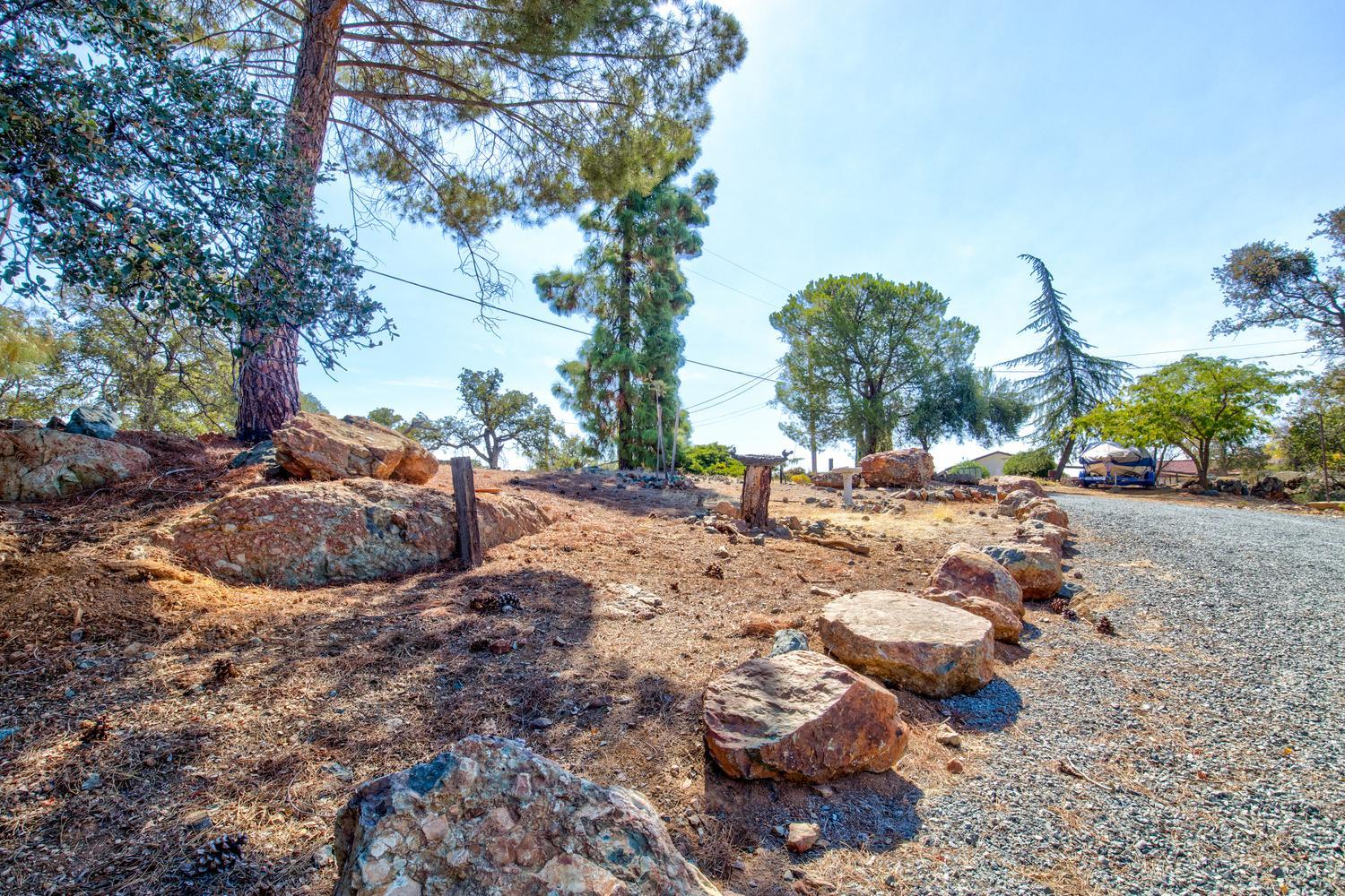 4832 Enramada Dr, La Grange, CA 95329