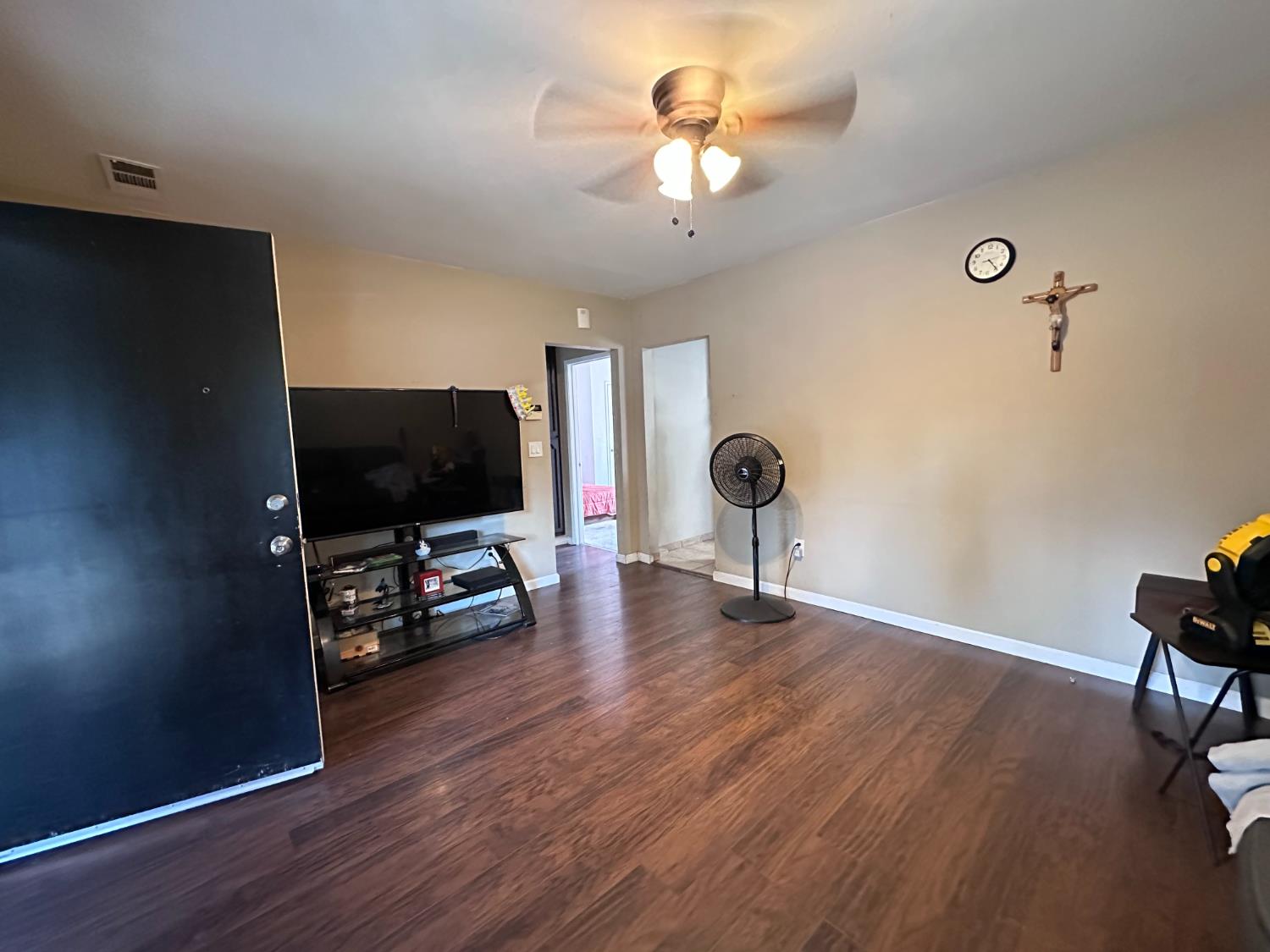 437 Oak St, Modesto, CA 95351