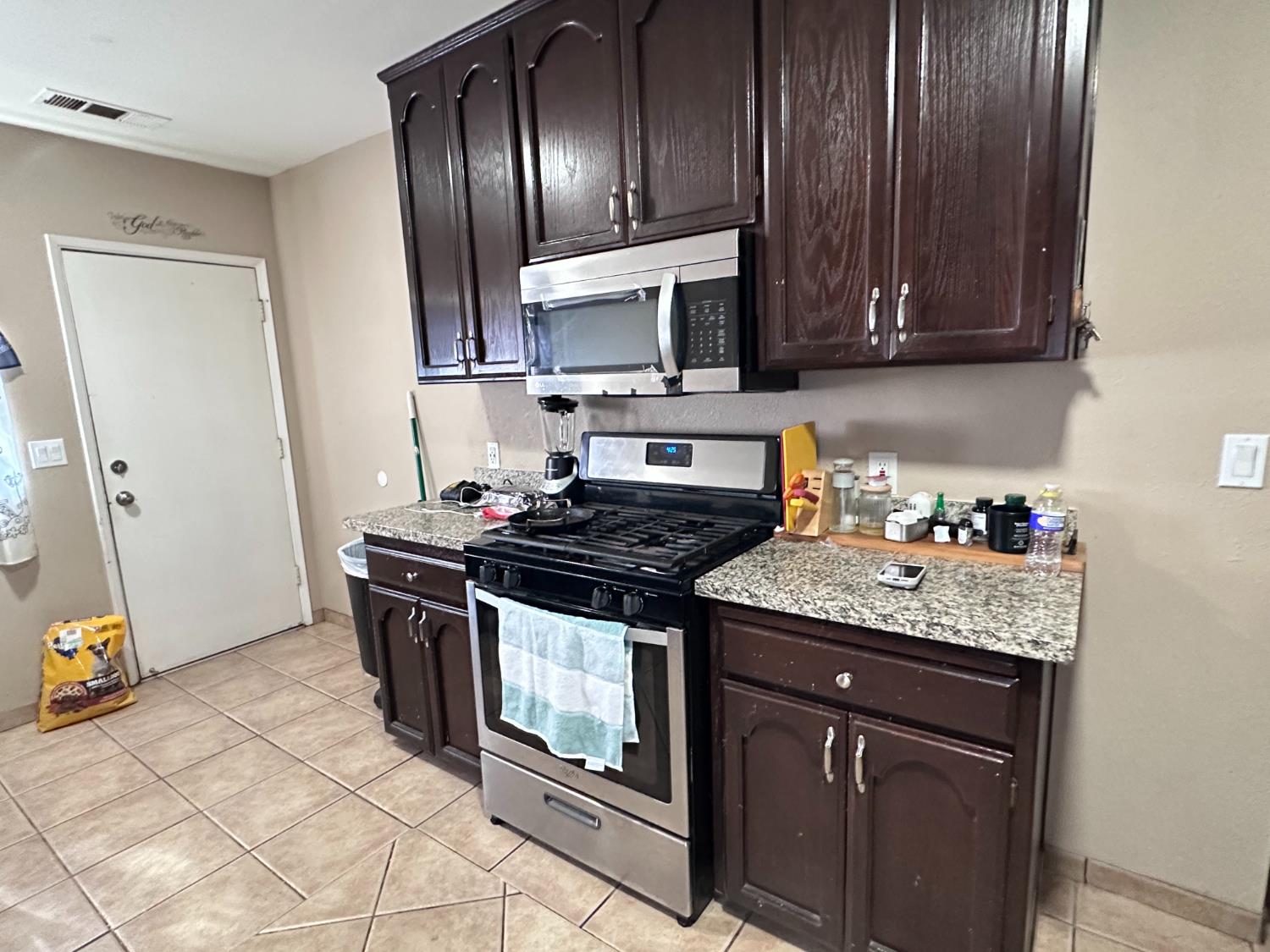 437 Oak St, Modesto, CA 95351
