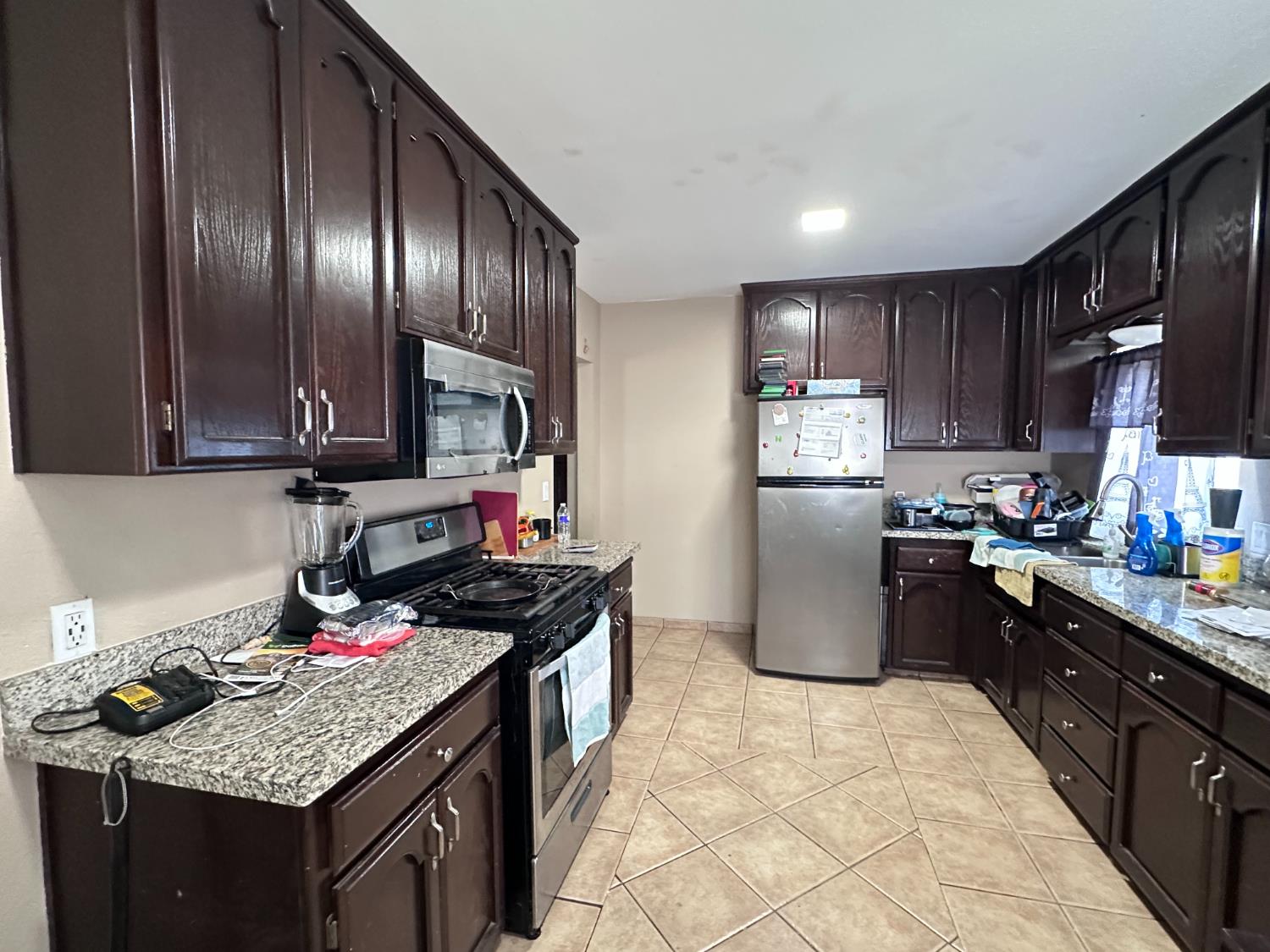 437 Oak St, Modesto, CA 95351