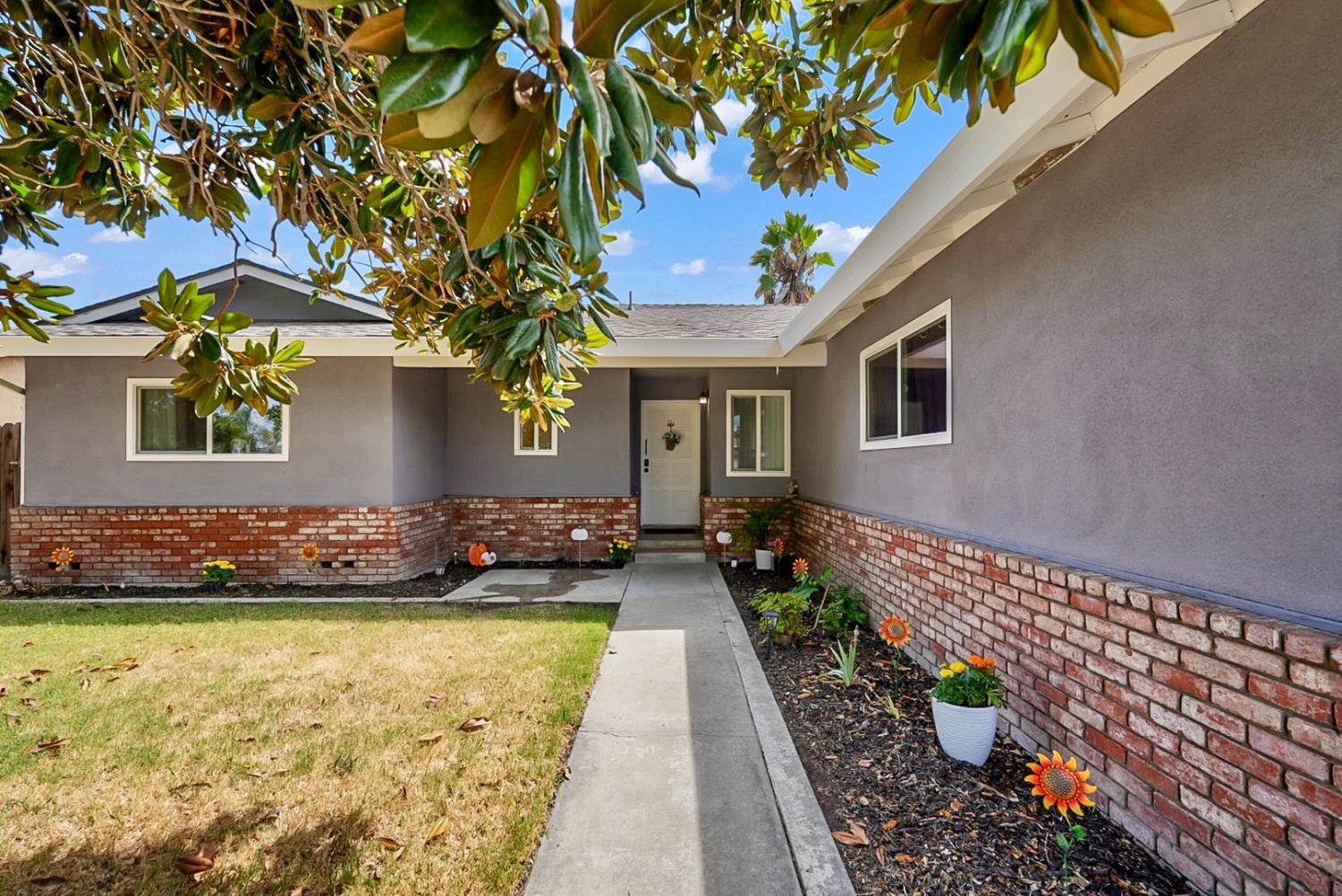 300 Lewis St, Turlock, CA 95380