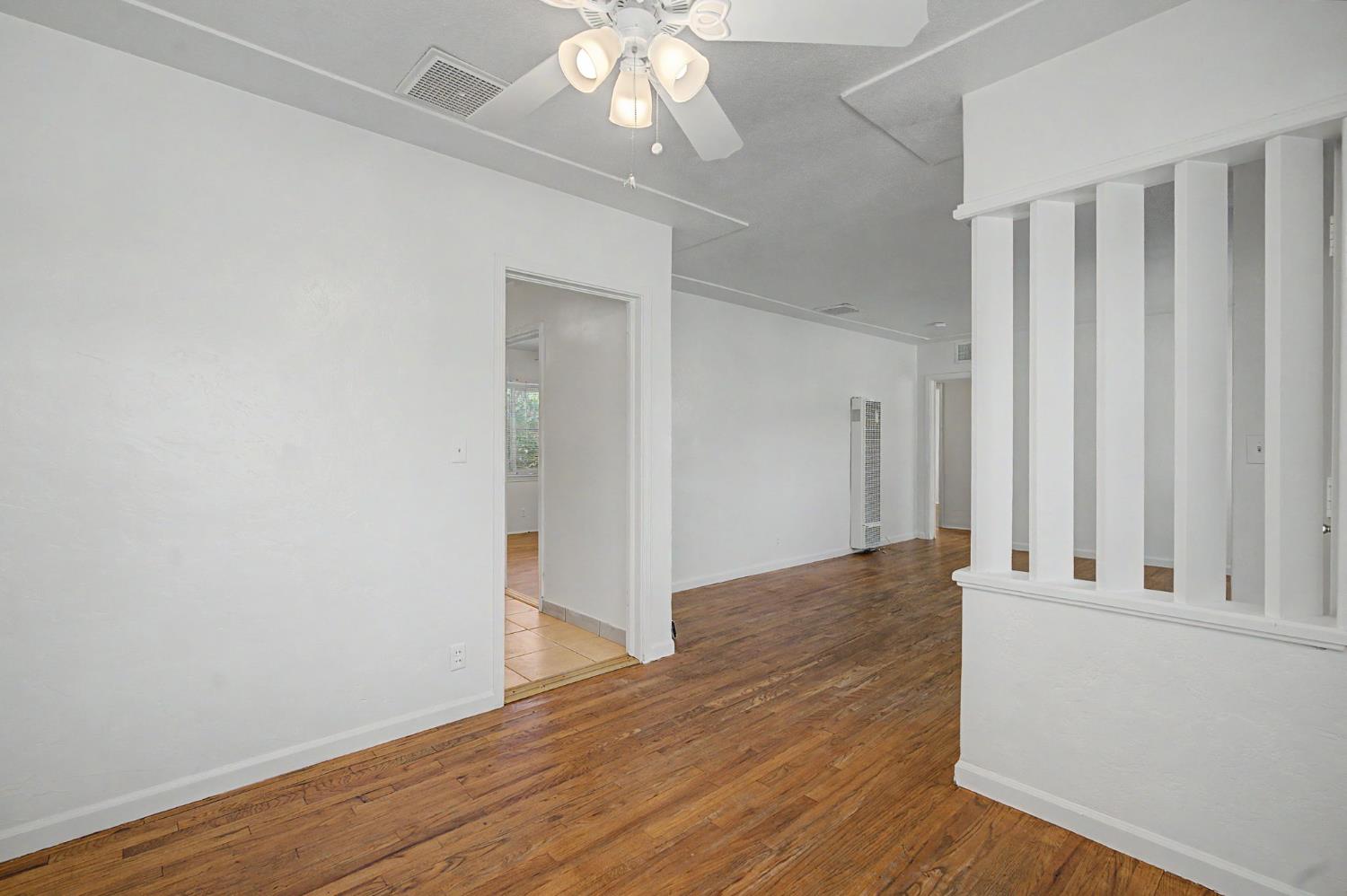 2306 E dayton, Fresno, CA 93726