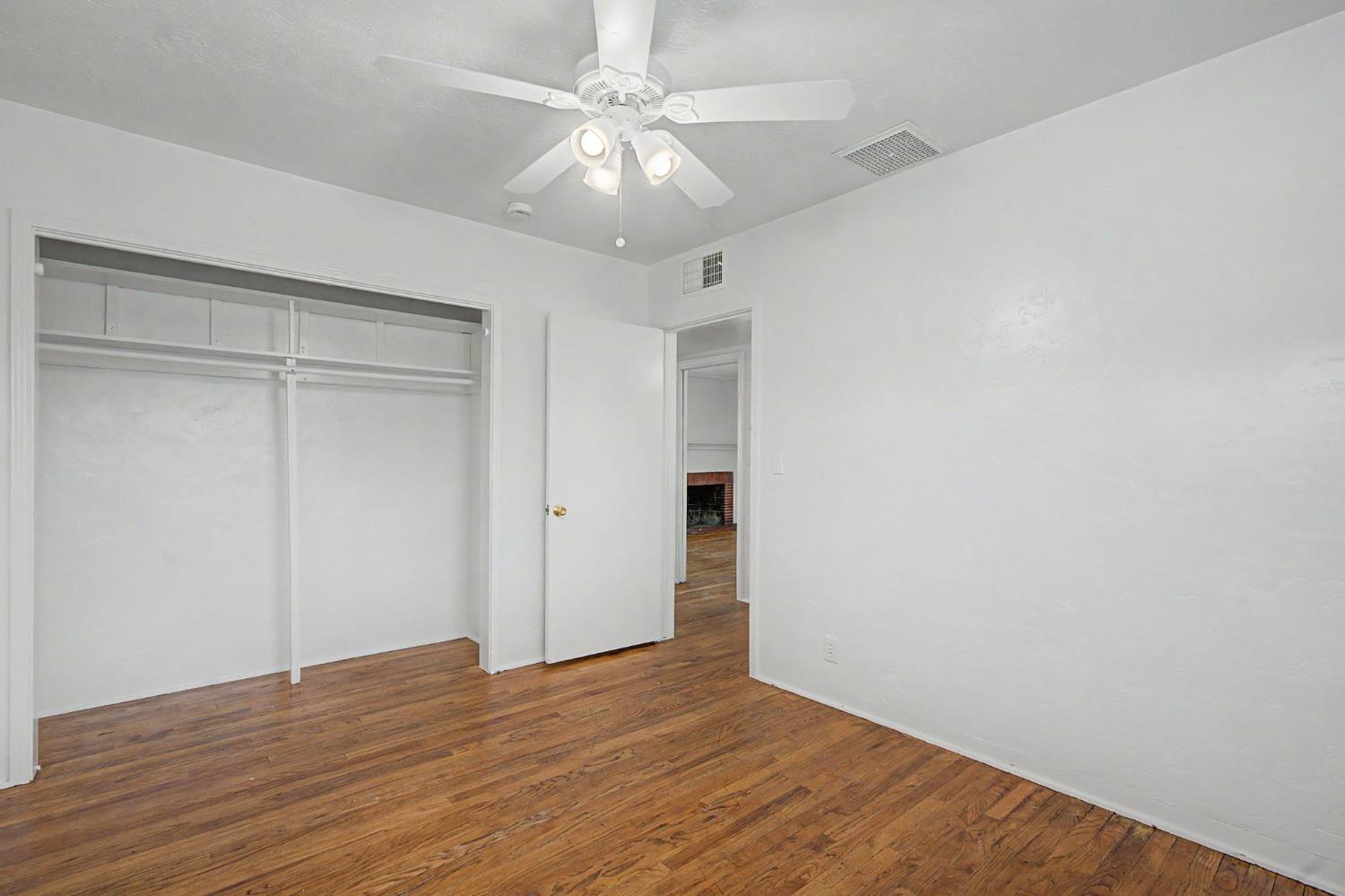 2306 E dayton, Fresno, CA 93726