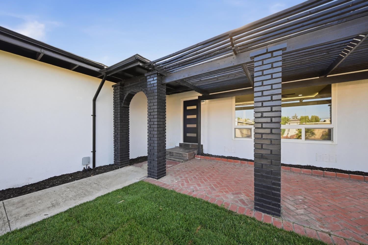 835 Nevada Ave, Los Banos, CA 93635