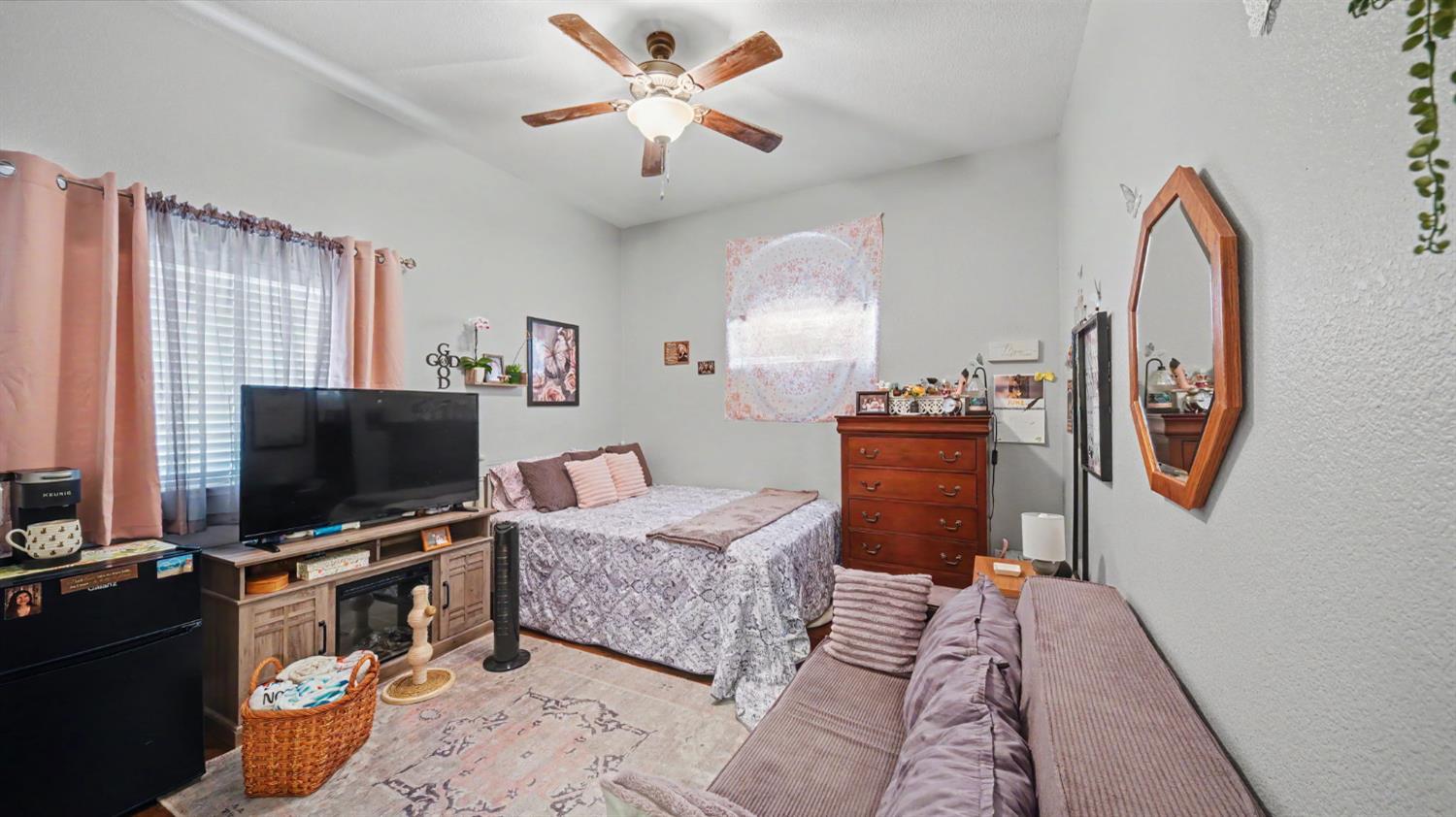 5308 Spaulding Ct, Riverbank, CA 95367