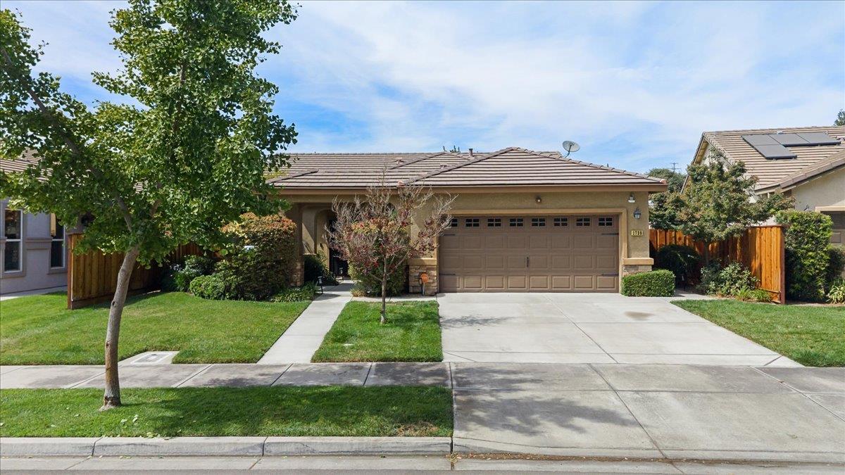 1738 Adams Creek Way, Oakdale, CA 95361