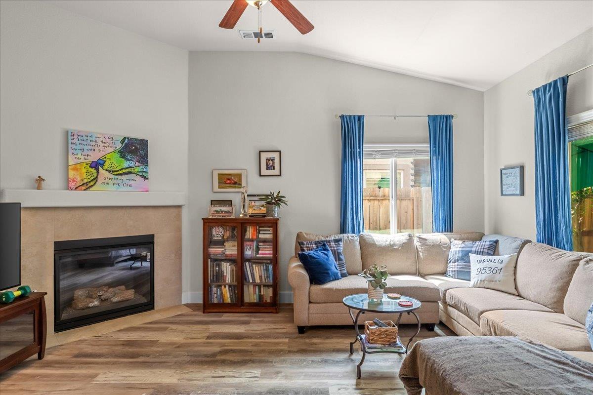 1738 Adams Creek Way, Oakdale, CA 95361