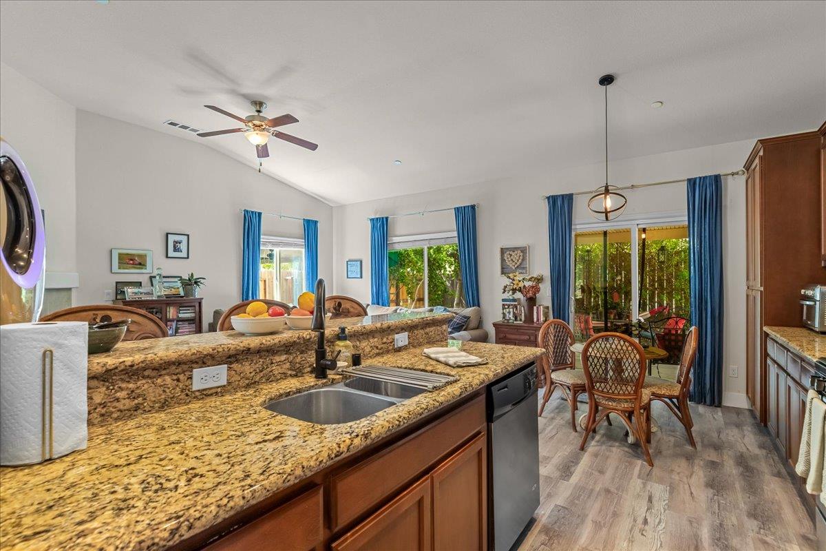 1738 Adams Creek Way, Oakdale, CA 95361