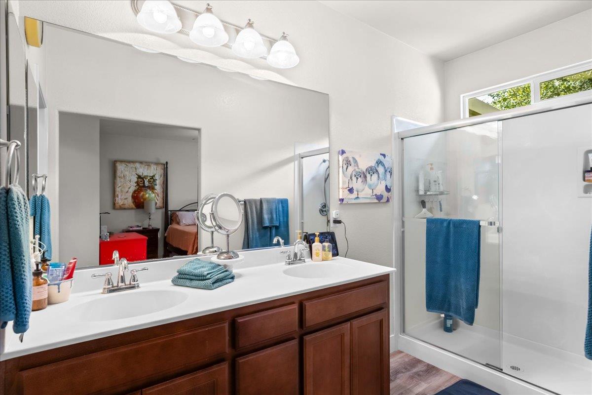 1738 Adams Creek Way, Oakdale, CA 95361