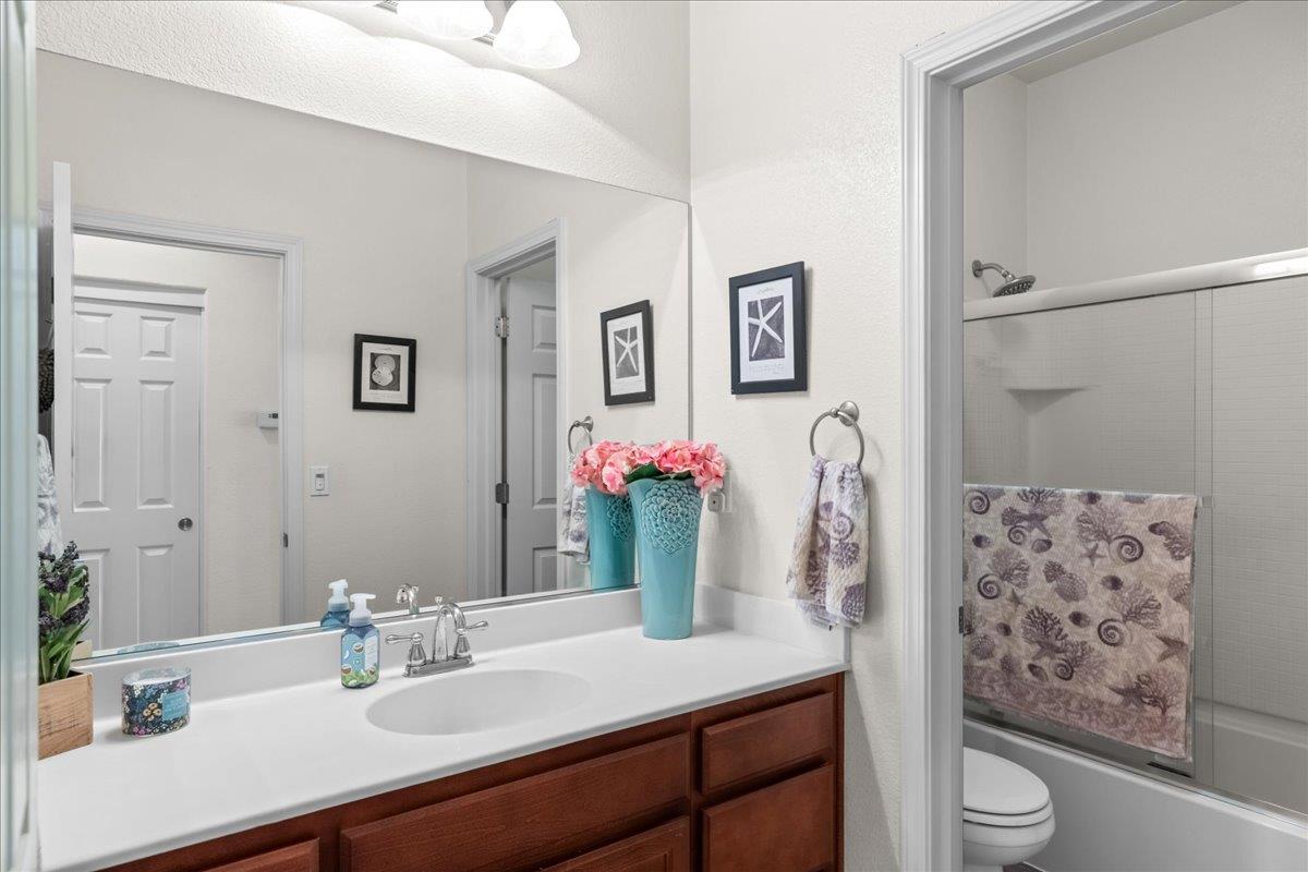 1738 Adams Creek Way, Oakdale, CA 95361