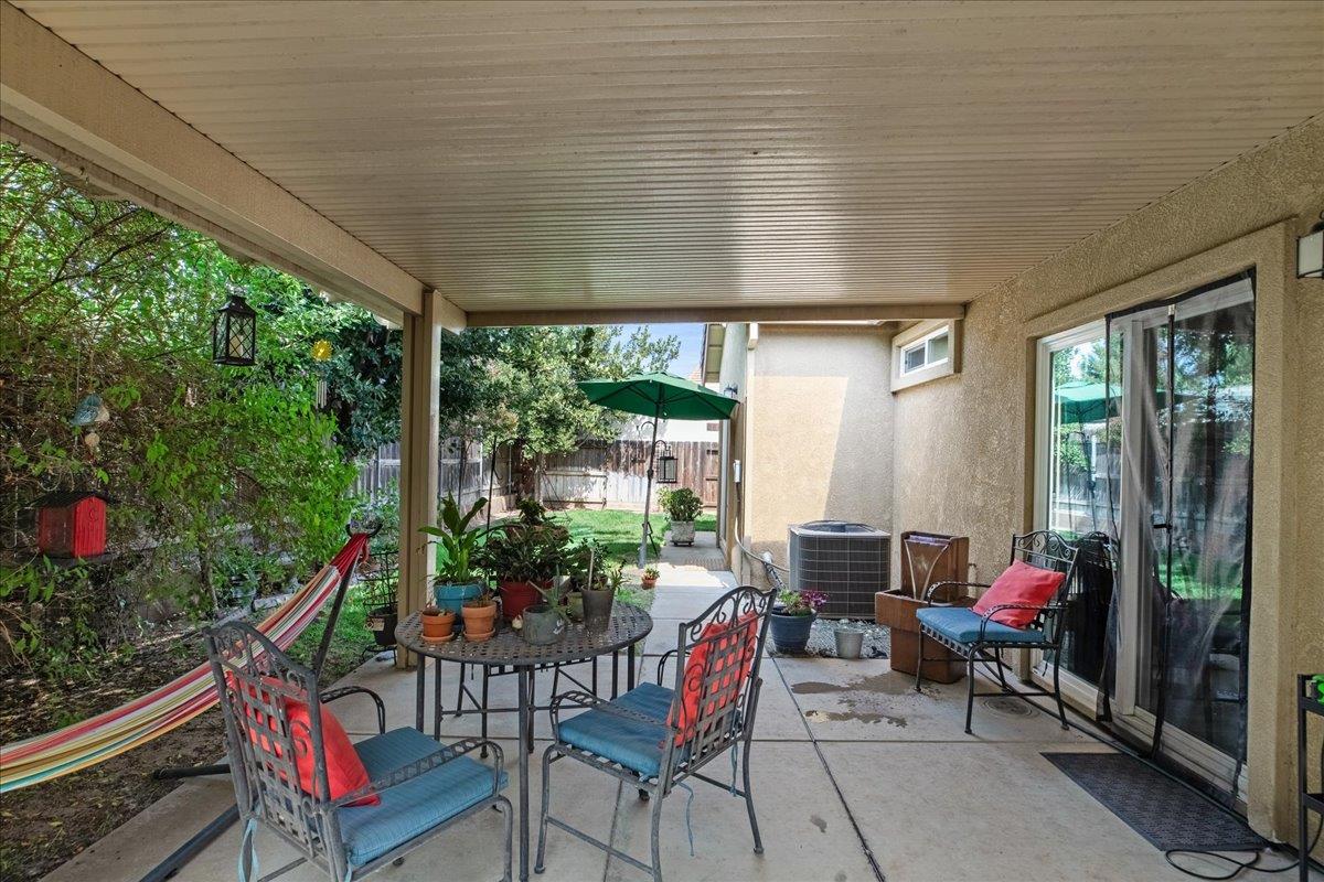 1738 Adams Creek Way, Oakdale, CA 95361