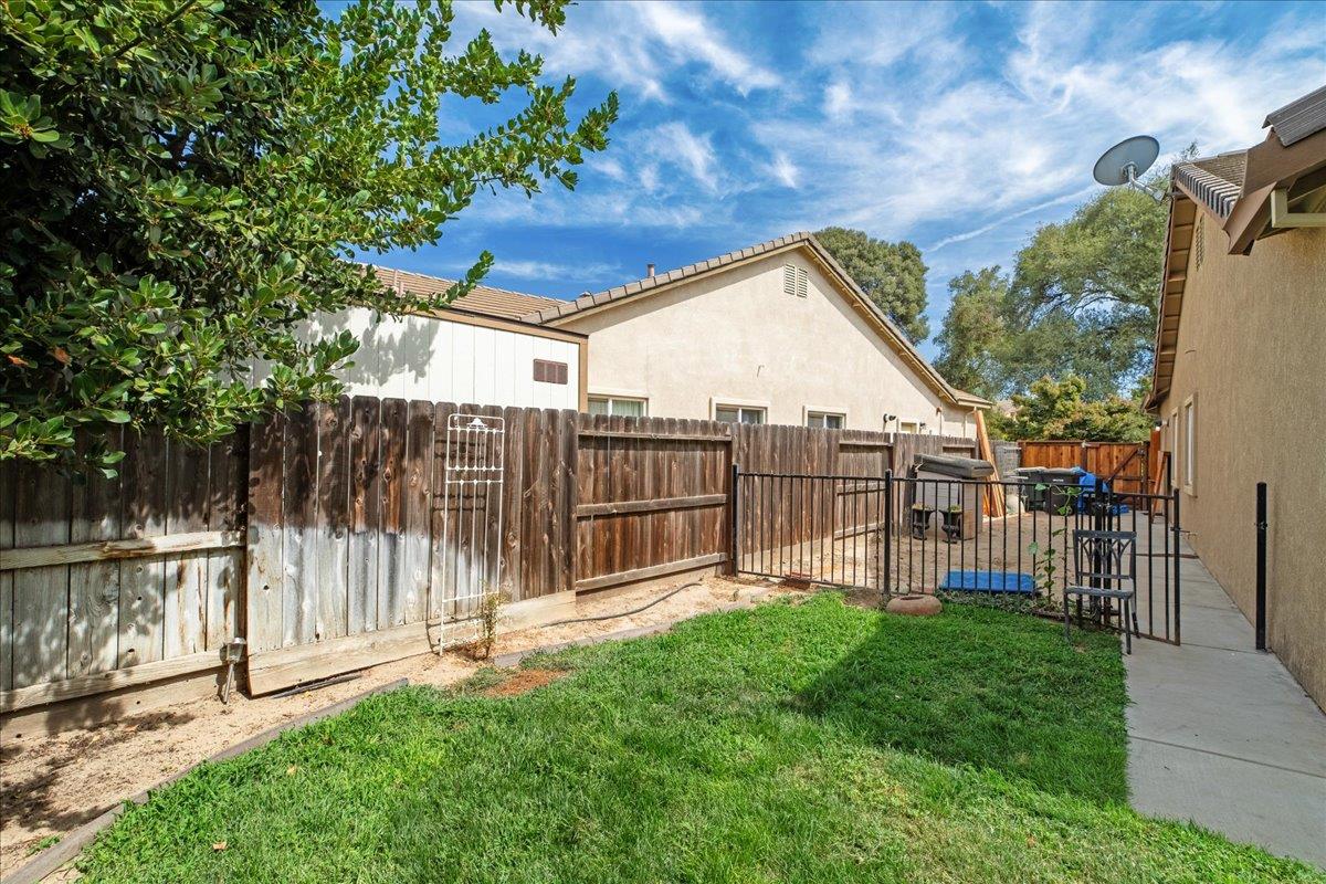 1738 Adams Creek Way, Oakdale, CA 95361
