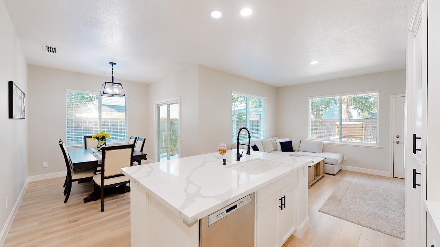4203 Motif Ct, Turlock, CA 95382